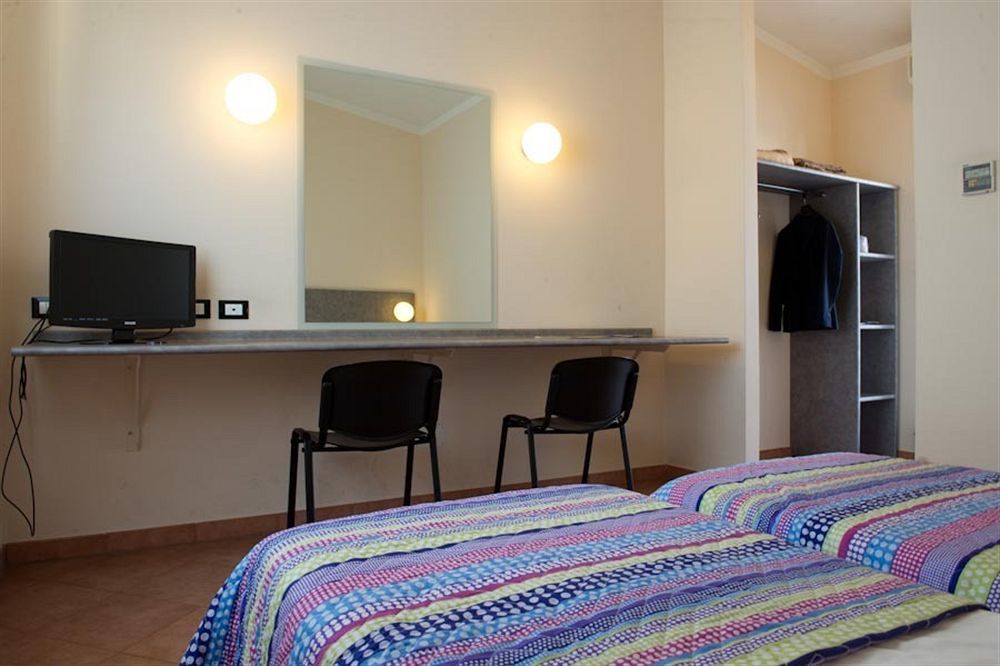 Autohotel Равена Екстериор снимка
