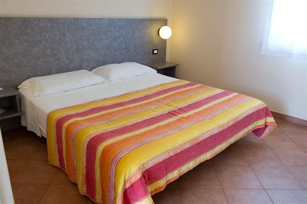 Autohotel Равена Екстериор снимка