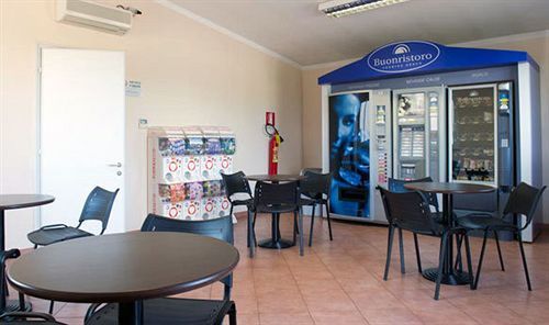 Autohotel Равена Екстериор снимка
