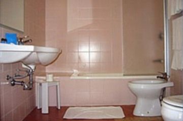 Autohotel Равена Екстериор снимка